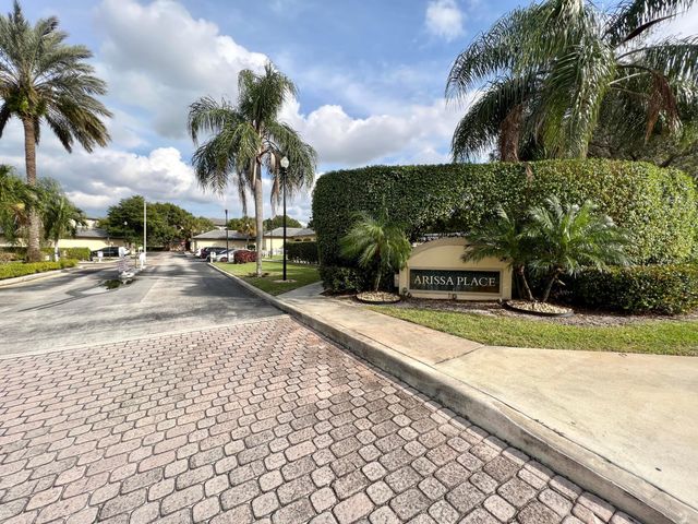 2040 Greenview Shores Boulevard 214, Wellington, FL 33414