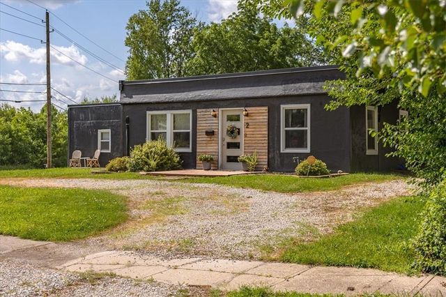 2 NE Vine Street, Lee's Summit, MO 64063