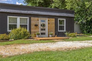 2 NE Vine Street, Lee's Summit, MO 64063