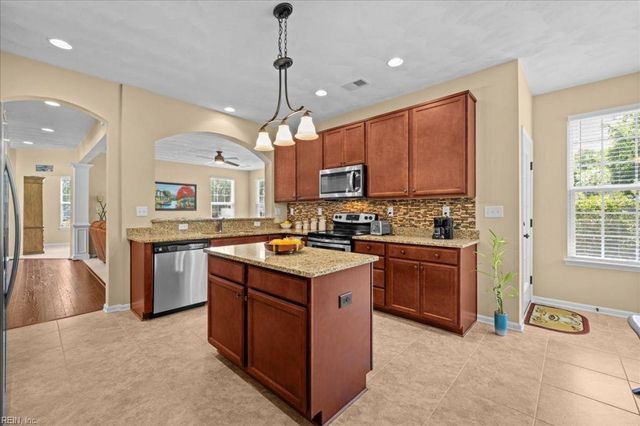 1001 Sedona CIR, Virginia Beach, VA 23456