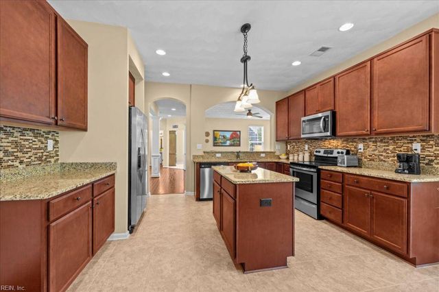 1001 Sedona CIR, Virginia Beach, VA 23456