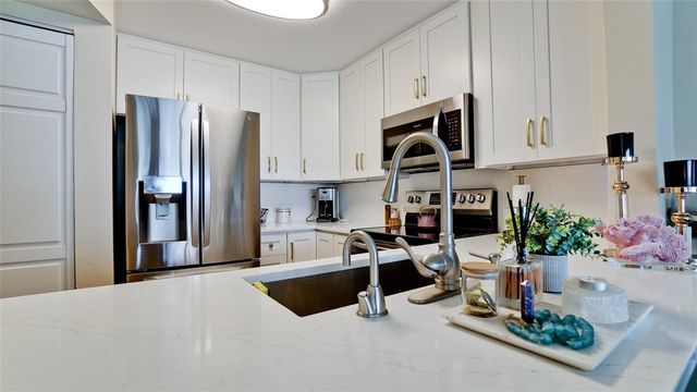 111 10TH STREET S 111, Bradenton Beach, FL 34217