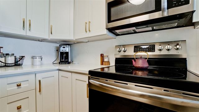 111 10TH STREET S 111, Bradenton Beach, FL 34217