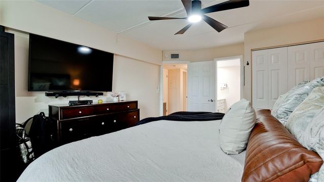 111 10TH STREET S 111, Bradenton Beach, FL 34217