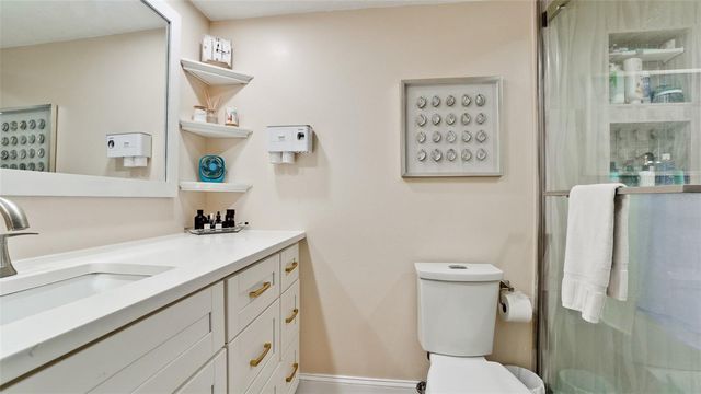 111 10TH STREET S 111, Bradenton Beach, FL 34217