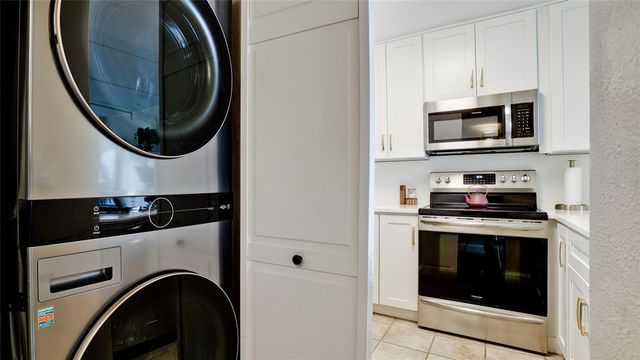 111 10TH STREET S 111, Bradenton Beach, FL 34217