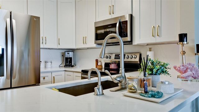 111 10TH STREET S 111, Bradenton Beach, FL 34217