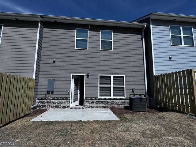 2618 Swan Lake Drive, Grayson, GA 30017