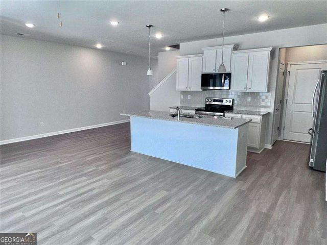 2618 Swan Lake Drive, Grayson, GA 30017