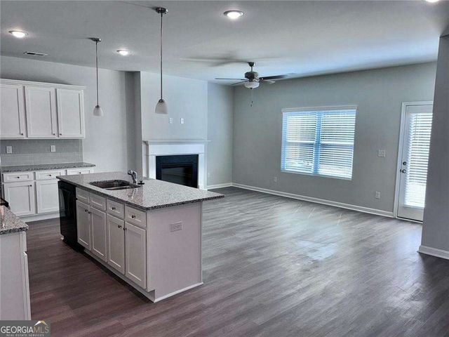 2618 Swan Lake Drive, Grayson, GA 30017