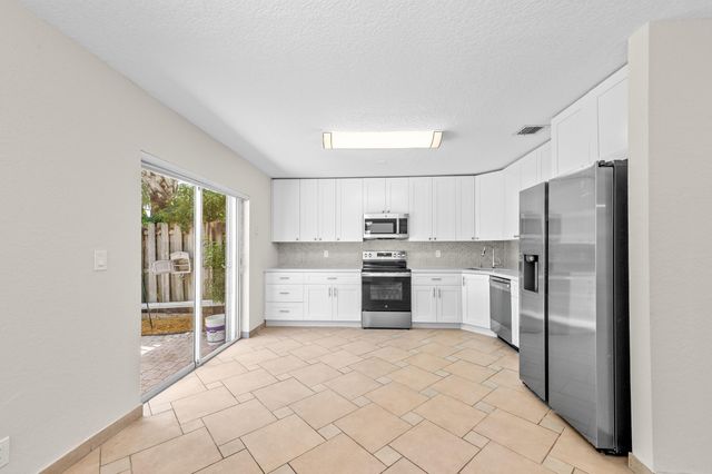 2641 Regalia Way, Cooper City, FL 33026