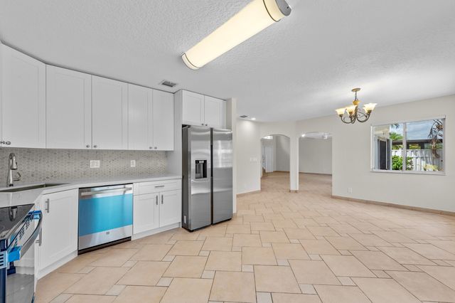 2641 Regalia Way, Cooper City, FL 33026