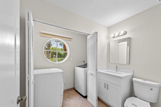 2641 Regalia Way, Cooper City, FL 33026