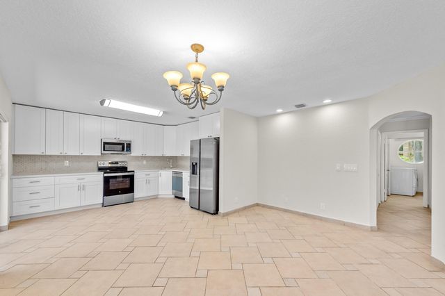 2641 Regalia Way, Cooper City, FL 33026