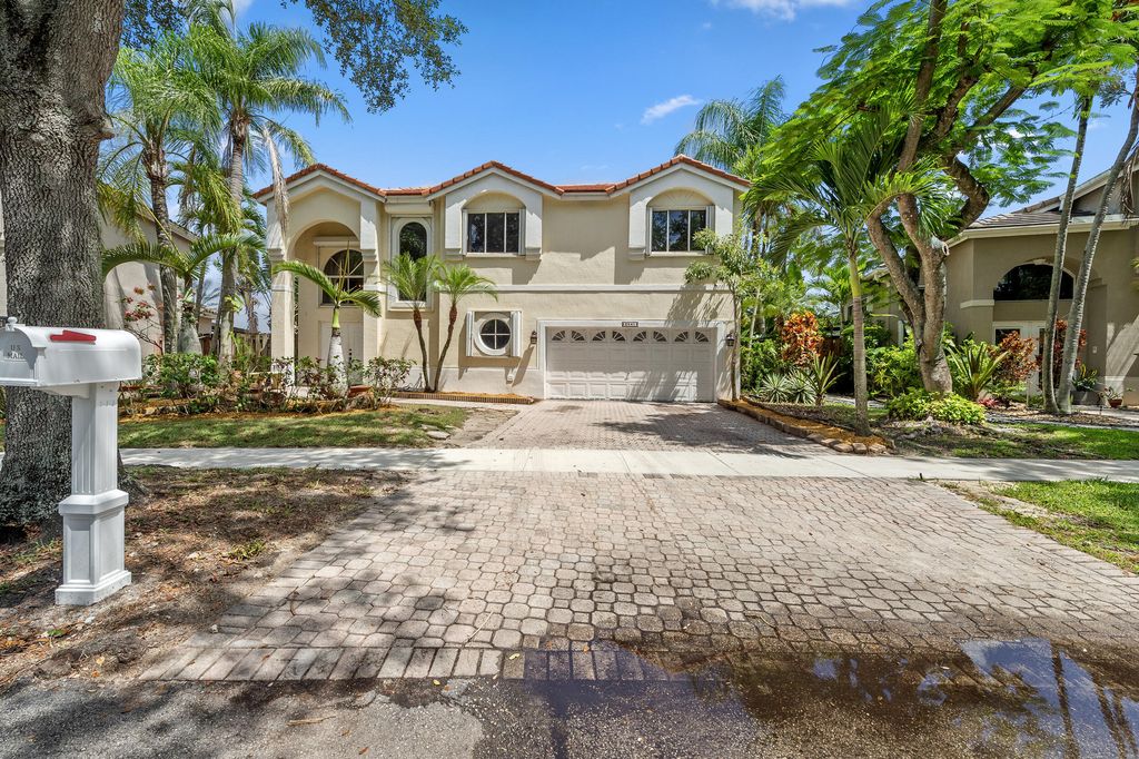2641 Regalia Way, Cooper City, FL 33026
