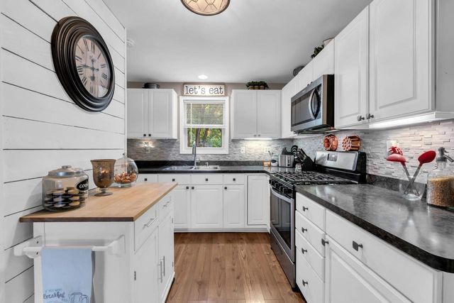 7557 Shorewood DRIVE, Salem, WI 53168