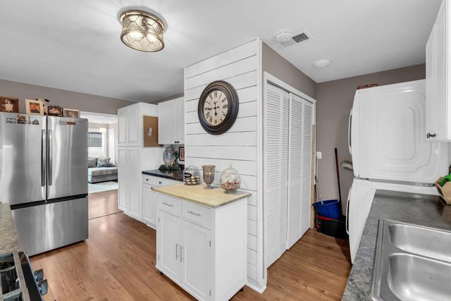 7557 Shorewood DRIVE, Salem, WI 53168