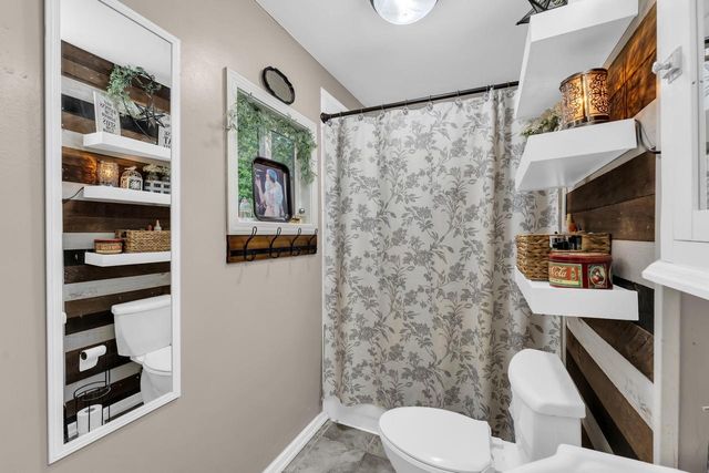 7557 Shorewood DRIVE, Salem, WI 53168