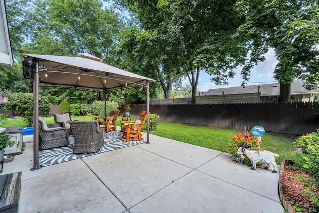 7557 Shorewood DRIVE, Salem, WI 53168
