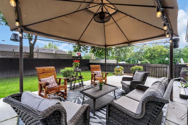 7557 Shorewood DRIVE, Salem, WI 53168