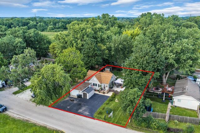 7557 Shorewood DRIVE, Salem, WI 53168