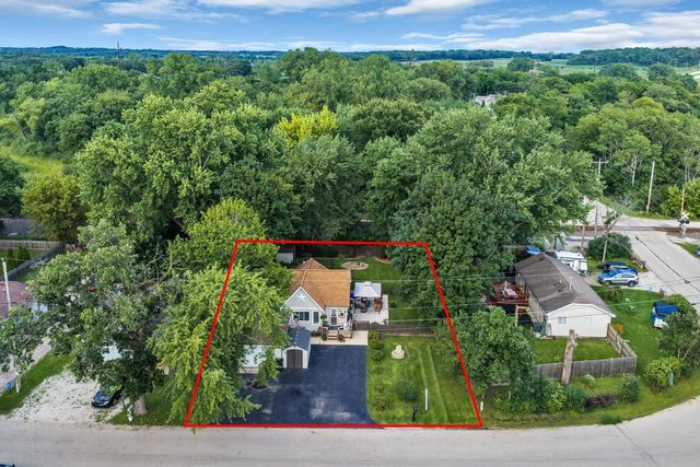 7557 Shorewood DRIVE, Salem, WI 53168
