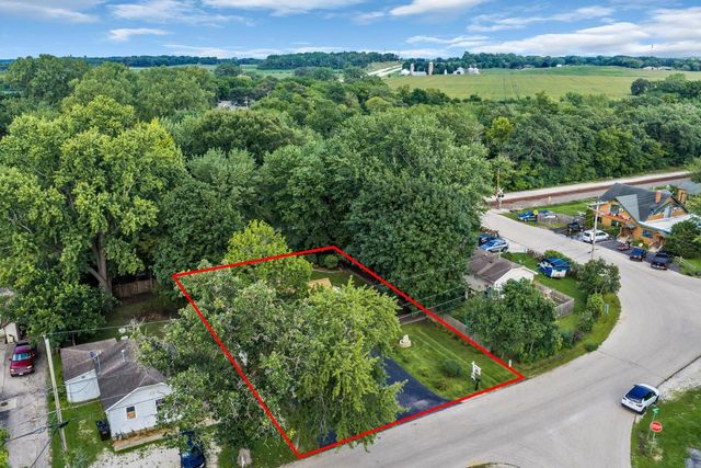 7557 Shorewood DRIVE, Salem, WI 53168