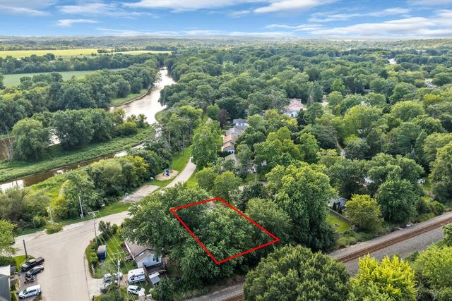 7557 Shorewood DRIVE, Salem, WI 53168