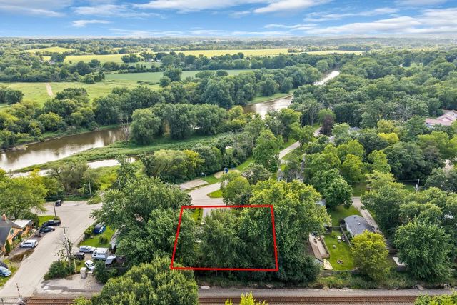 7557 Shorewood DRIVE, Salem, WI 53168