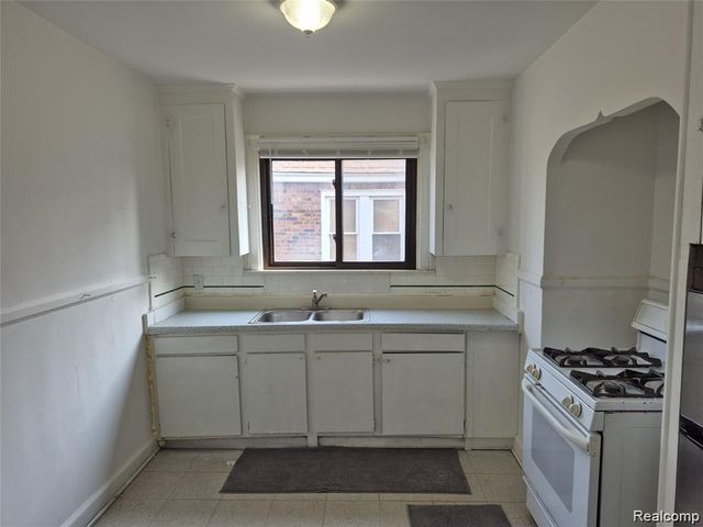 7917 Theisen Street 2, Dearborn, MI 48126