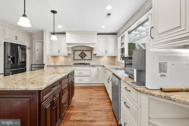 107 RENAISSANCE DR, Cherry Hill, NJ 08003