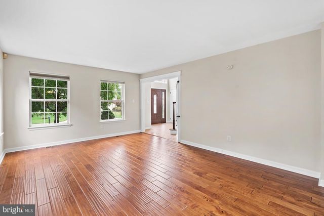 107 RENAISSANCE DR, Cherry Hill, NJ 08003