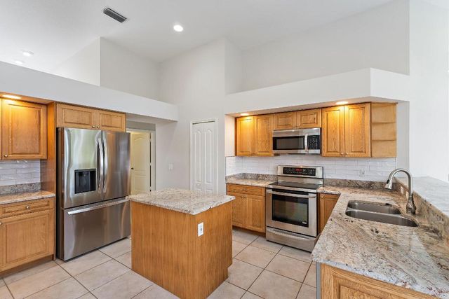 2201 SW Bradford Place, Palm City, FL 34990