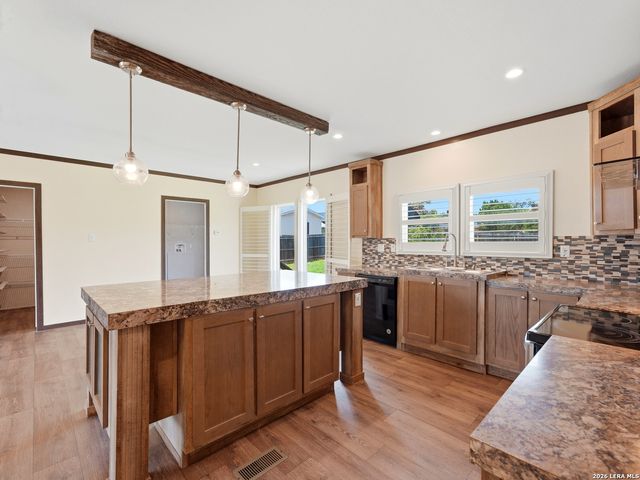 504 PRIVATE ROAD 1523, Bandera, TX 78003