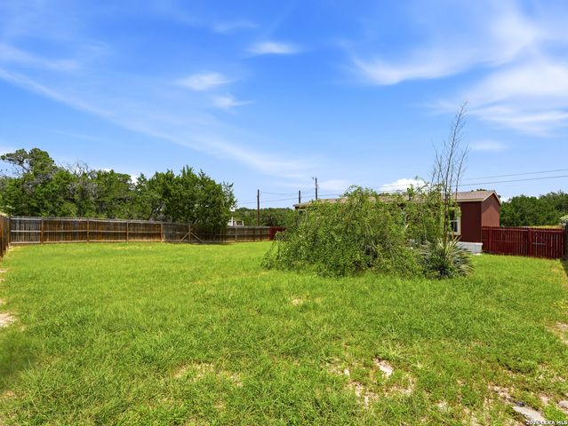 504 PRIVATE ROAD 1523, Bandera, TX 78003