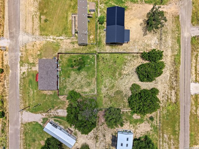 504 PRIVATE ROAD 1523, Bandera, TX 78003