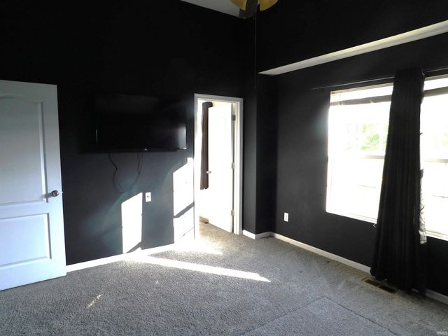 3942 Shepherds Run, Jeffersonville, IN 47130