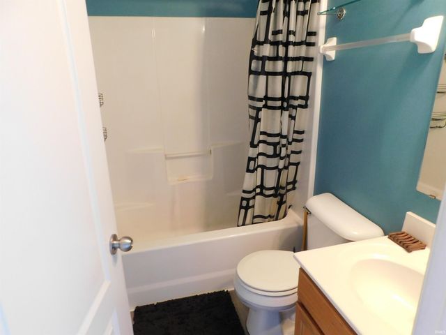 3942 Shepherds Run, Jeffersonville, IN 47130