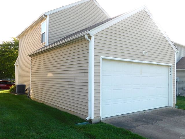 3942 Shepherds Run, Jeffersonville, IN 47130