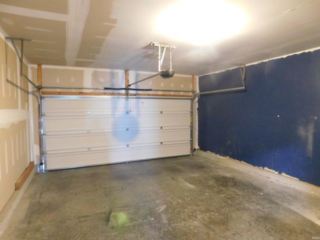 3942 Shepherds Run, Jeffersonville, IN 47130