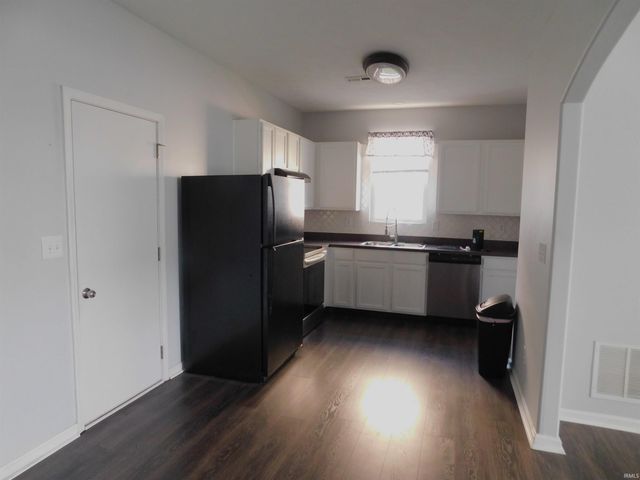 3942 Shepherds Run, Jeffersonville, IN 47130