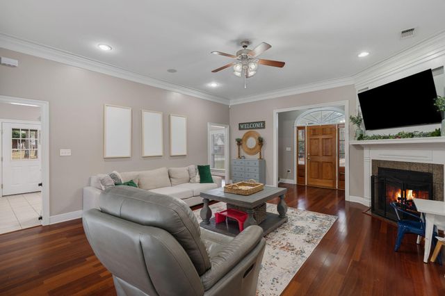 10 Denstone, Hattiesburg, MS 39402