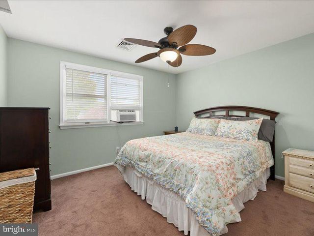 744 W 11TH ST, New Castle, DE 19720