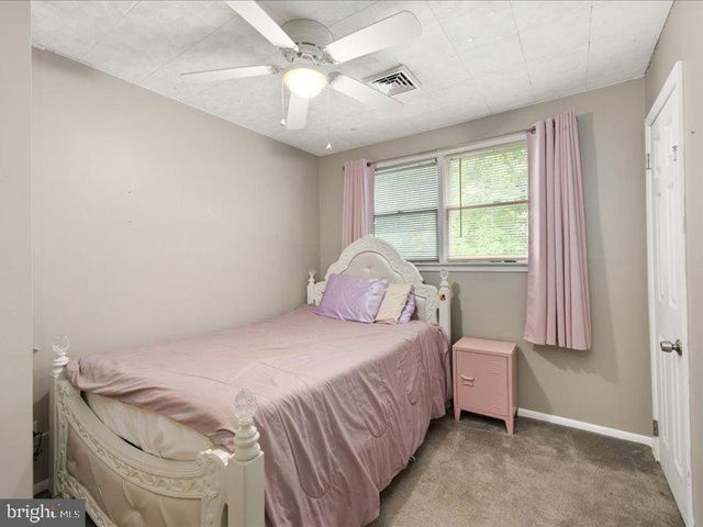 744 W 11TH ST, New Castle, DE 19720