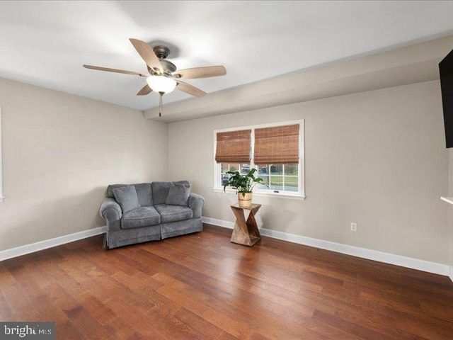 744 W 11TH ST, New Castle, DE 19720