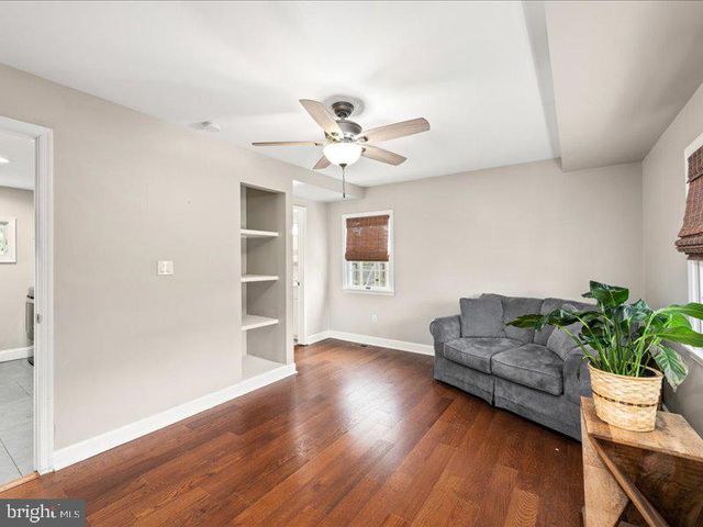 744 W 11TH ST, New Castle, DE 19720