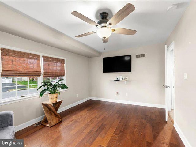 744 W 11TH ST, New Castle, DE 19720