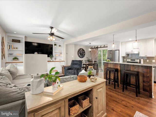744 W 11TH ST, New Castle, DE 19720