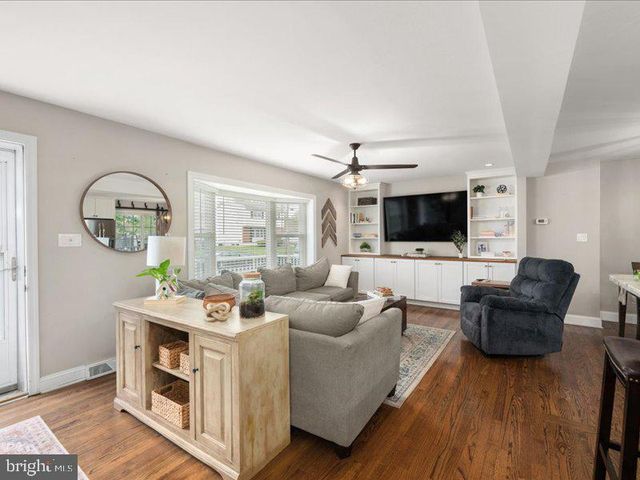 744 W 11TH ST, New Castle, DE 19720