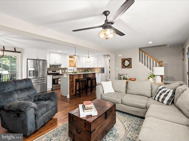 744 W 11TH ST, New Castle, DE 19720